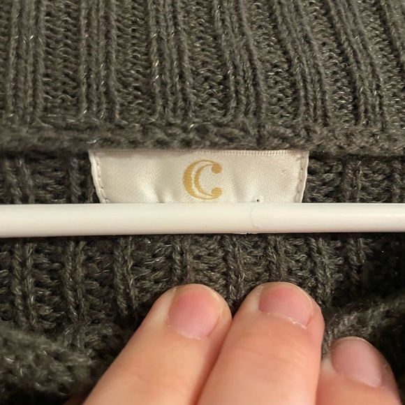 Grey Women's Poncho with faux fur Pockets - Picture 4 of 4